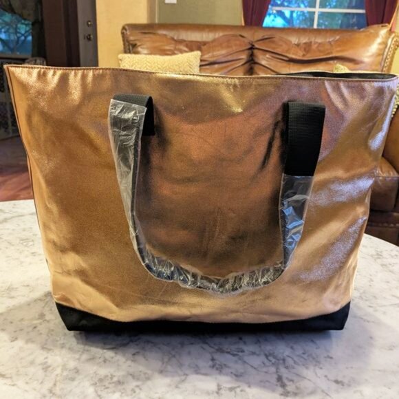 Victoria's Secret Pink Rose Gold and Black Weekender Tote Bag. New with tags - Picture 3 of 13